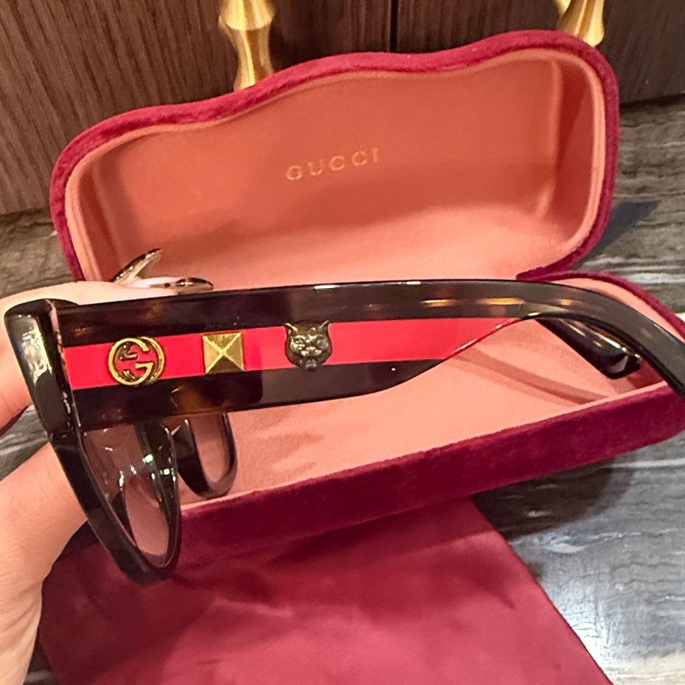 ❤️GUCCI Acetate Square Frame Web
Sunglasses GGOO59S Black
Tortoise 🖤 like NEW - Picture 15 of 17